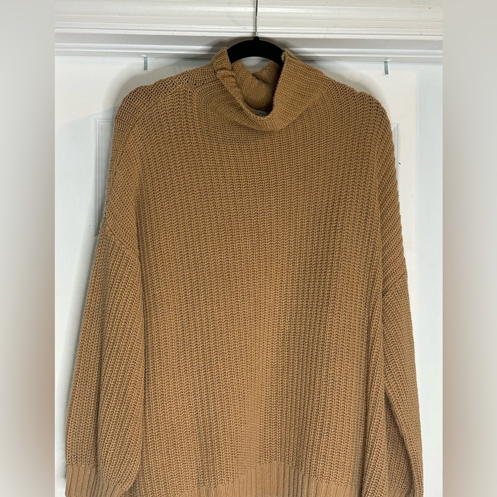 American Eagle Oversized Chunky Knit Turtleneck Sweater in Camel
